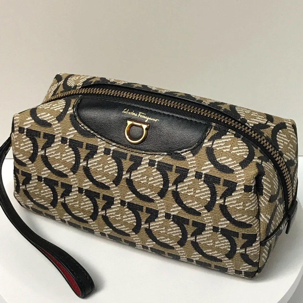 Salvatore Ferragamo Gancini Cosmetic Bag 😍🔥
